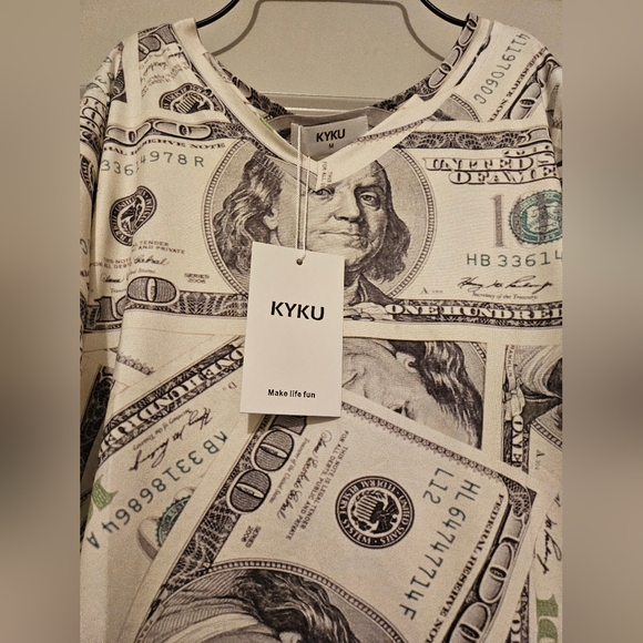 Money Top - Picture 2 of 3